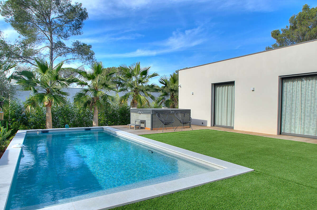 Maison à SAINT-RAPHAEL