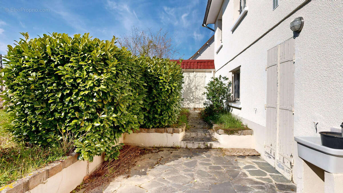 Maison à YZEURE