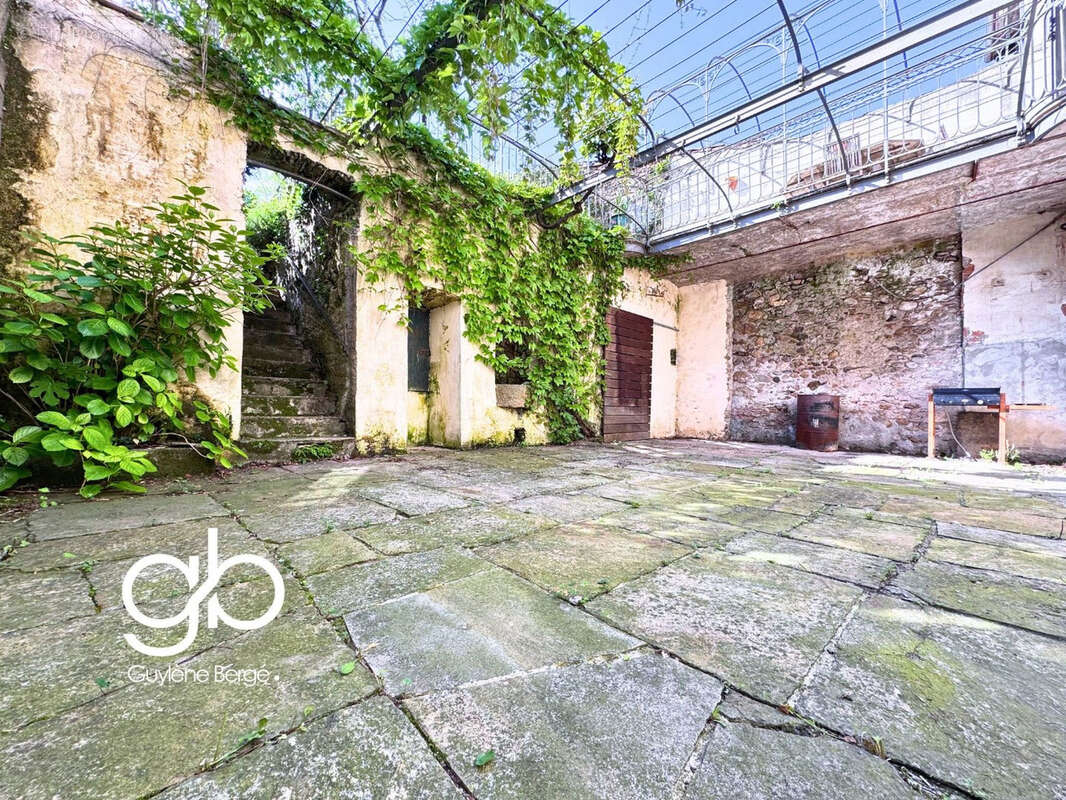 Maison à SAINT-GERVAIS-SUR-MARE