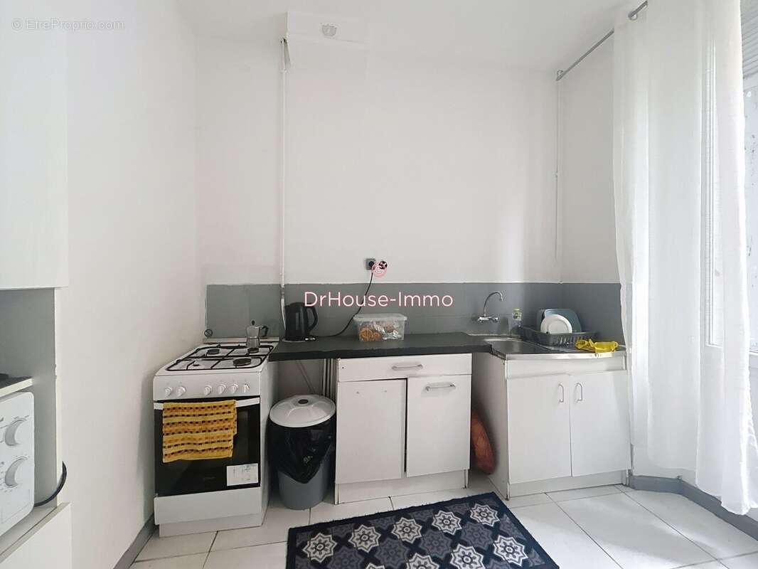 Appartement à MARSEILLE-1E