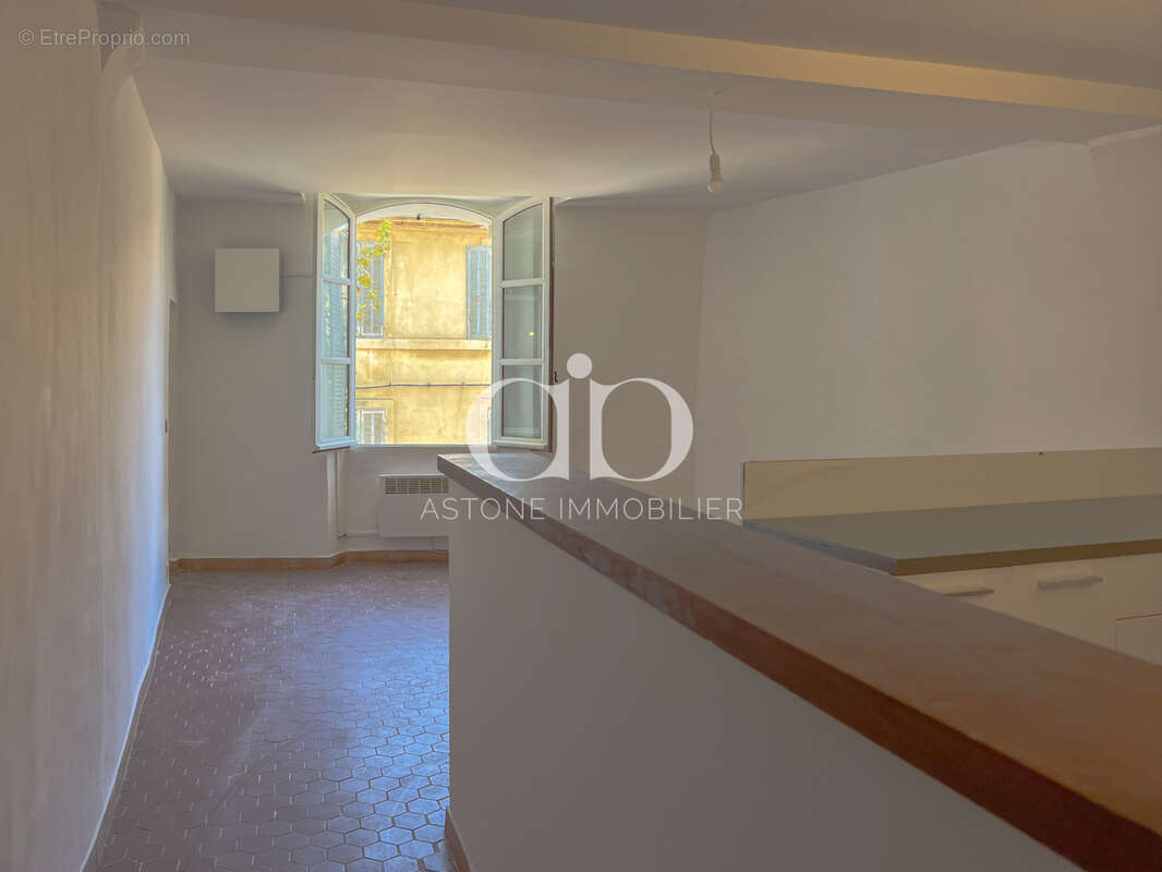 Appartement à LA CADIERE-D'AZUR