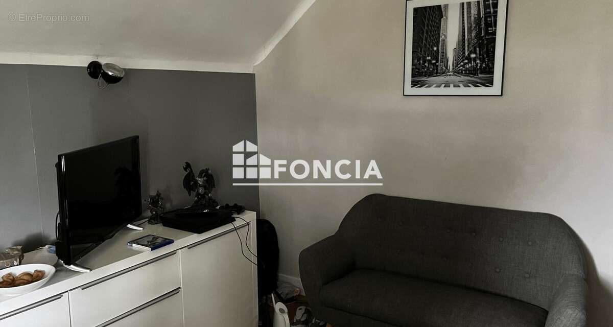 Maison individuelle de trois chambres idéalement située sur les hauteurs du quartier de Velotte - photo 4