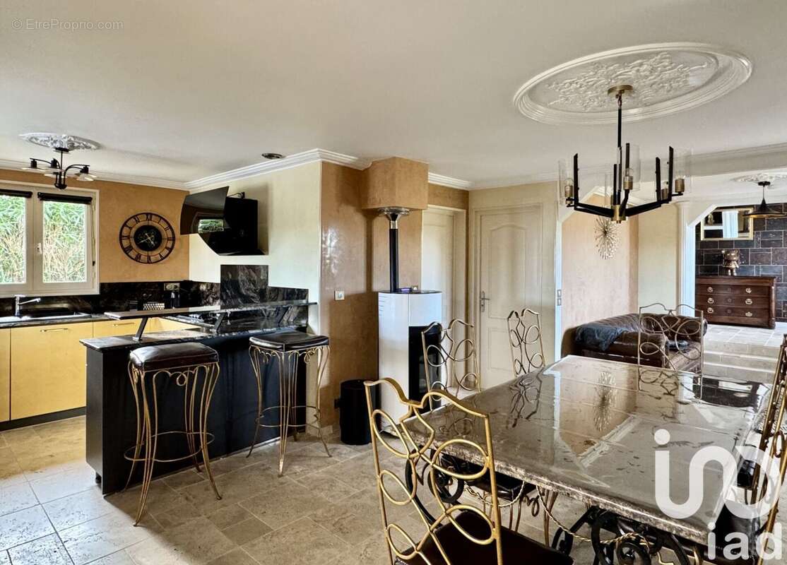 Photo 2 - Maison à SAINT-PANTALEON-DE-LARCHE