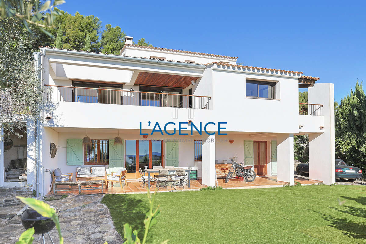 Maison à HYERES