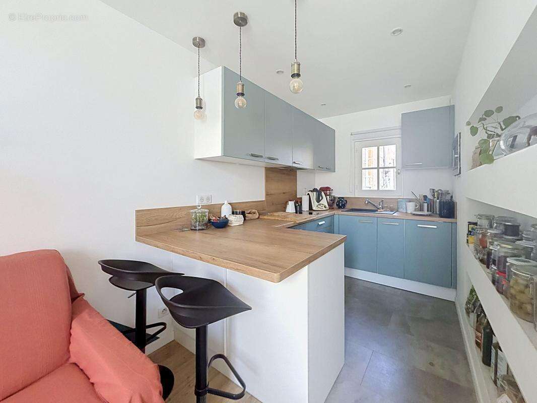 Appartement À Vendre La Rochelle Centre Historique - photo 2