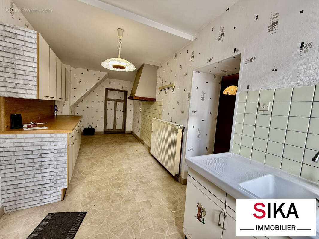 Maison à MAIZIERES-LES-VIC