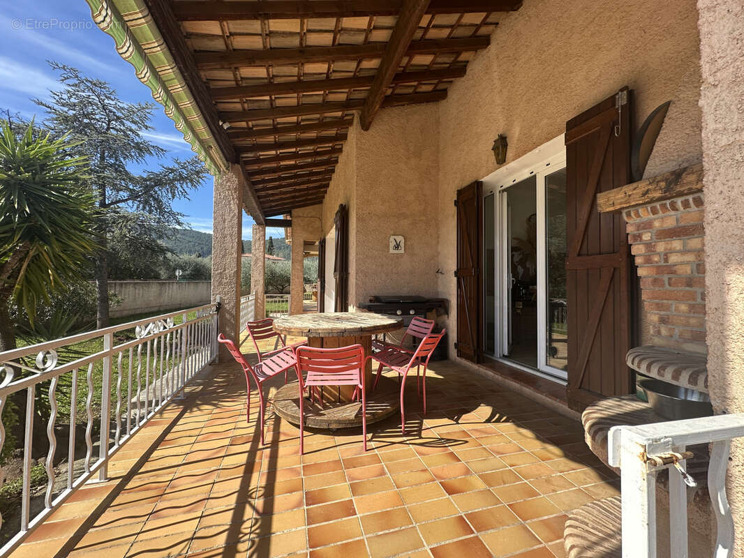 Maison à SOLLIES-PONT