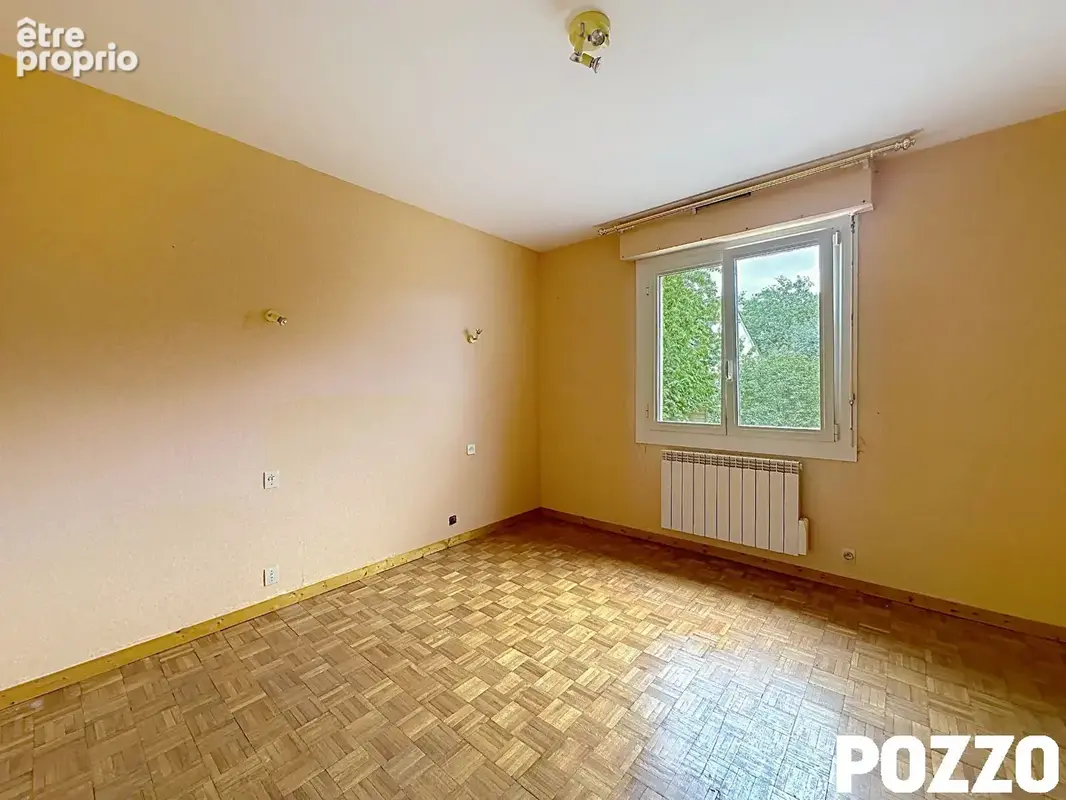 A Vendre - Saint Jean De La Haize - Maison 7 pièce(s) 140.83 m² - sous sol - vie de plain pied - photo 10