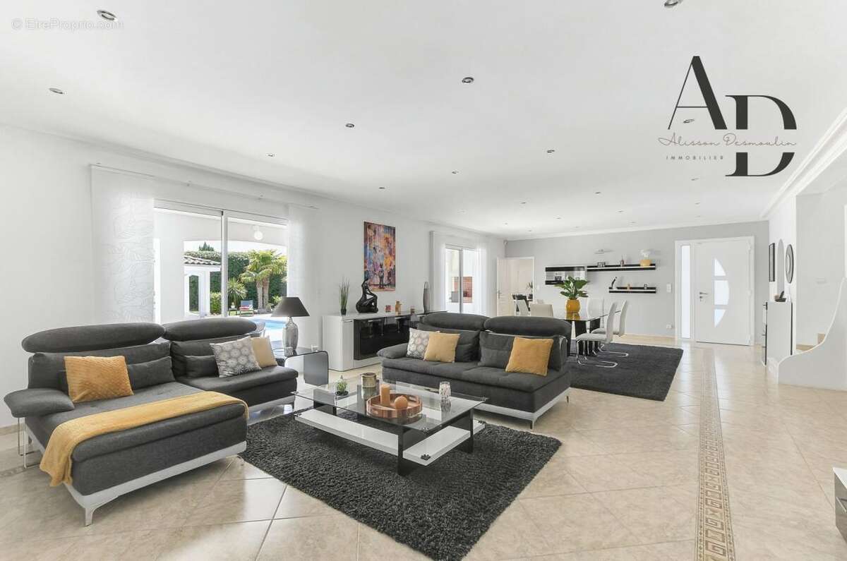 Maison à CASTELGINEST