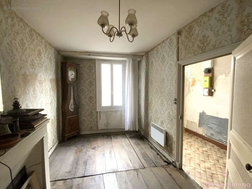 Maison 105 m² à Saint-Claud  - photo 8
