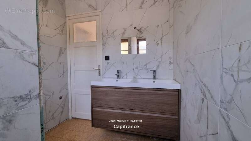 Appartement à MARSEILLE-11E