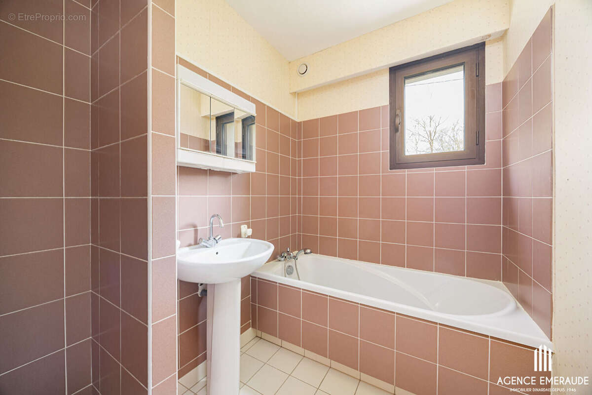 Maison à PLOUER-SUR-RANCE