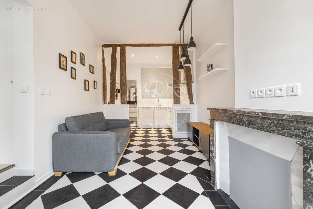 Appartement à PARIS-1E