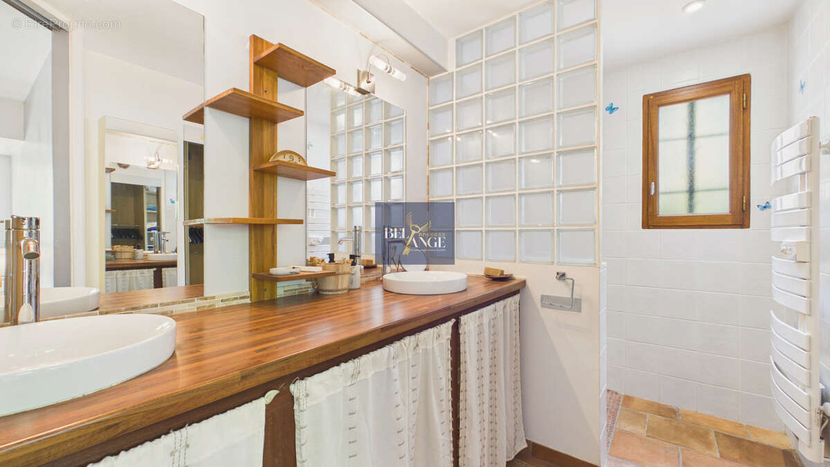 LABEAUME   Maison de caractère avec piscine et annexe indépendante - photo 11
