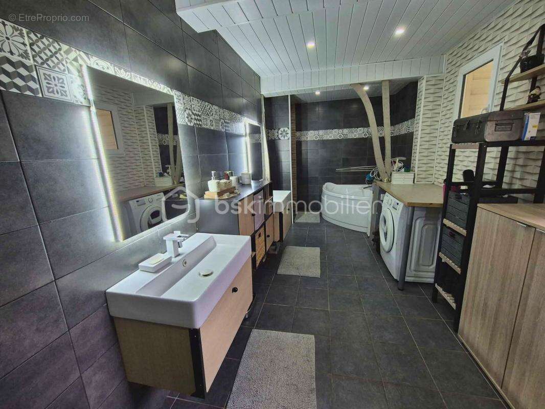 Longère rénovée clé en main – 170 m² – 4 100 m² de terrain – Citerne – Idéale grande famille / gîte / maison d’hôtes – 235 000 € - photo 7