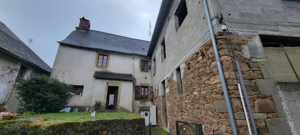 Maison de caractère avec jardinet et dépendance   Cœur de Beynat - photo 16