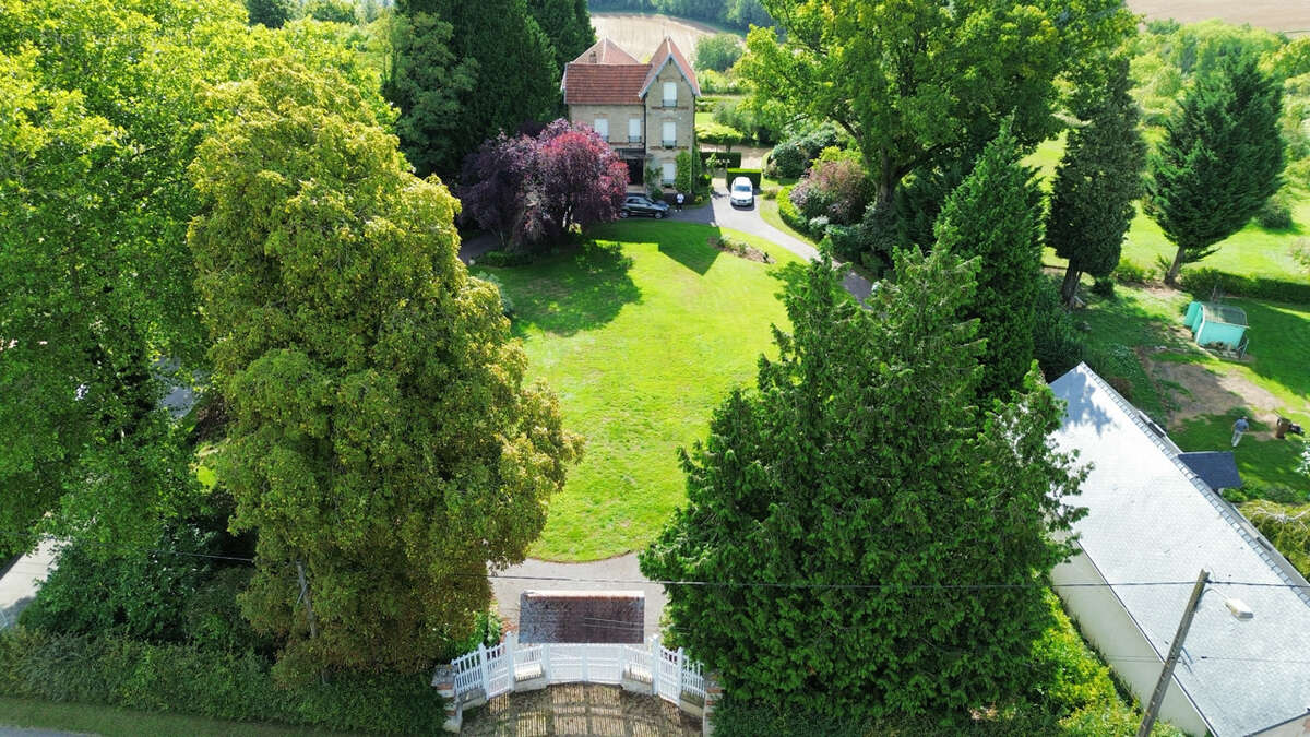 Maison à CHAMOUILLE