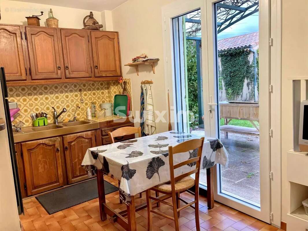 Maison à MONTELIER