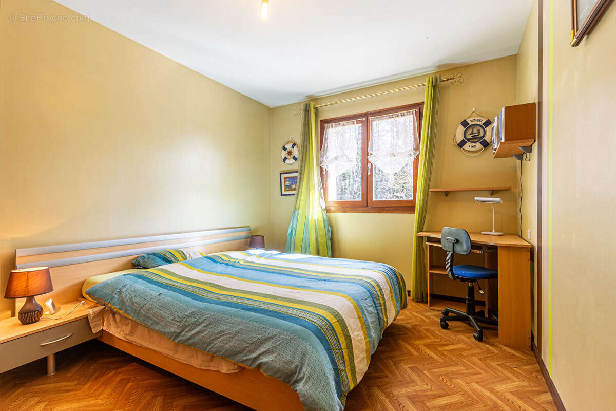 Agence immobiliere laforet - co-exclusivite - "protea" - cuvat - maison individuelle 6 pièces de 172,07 m² au sol - terrain de 1 - photo 11