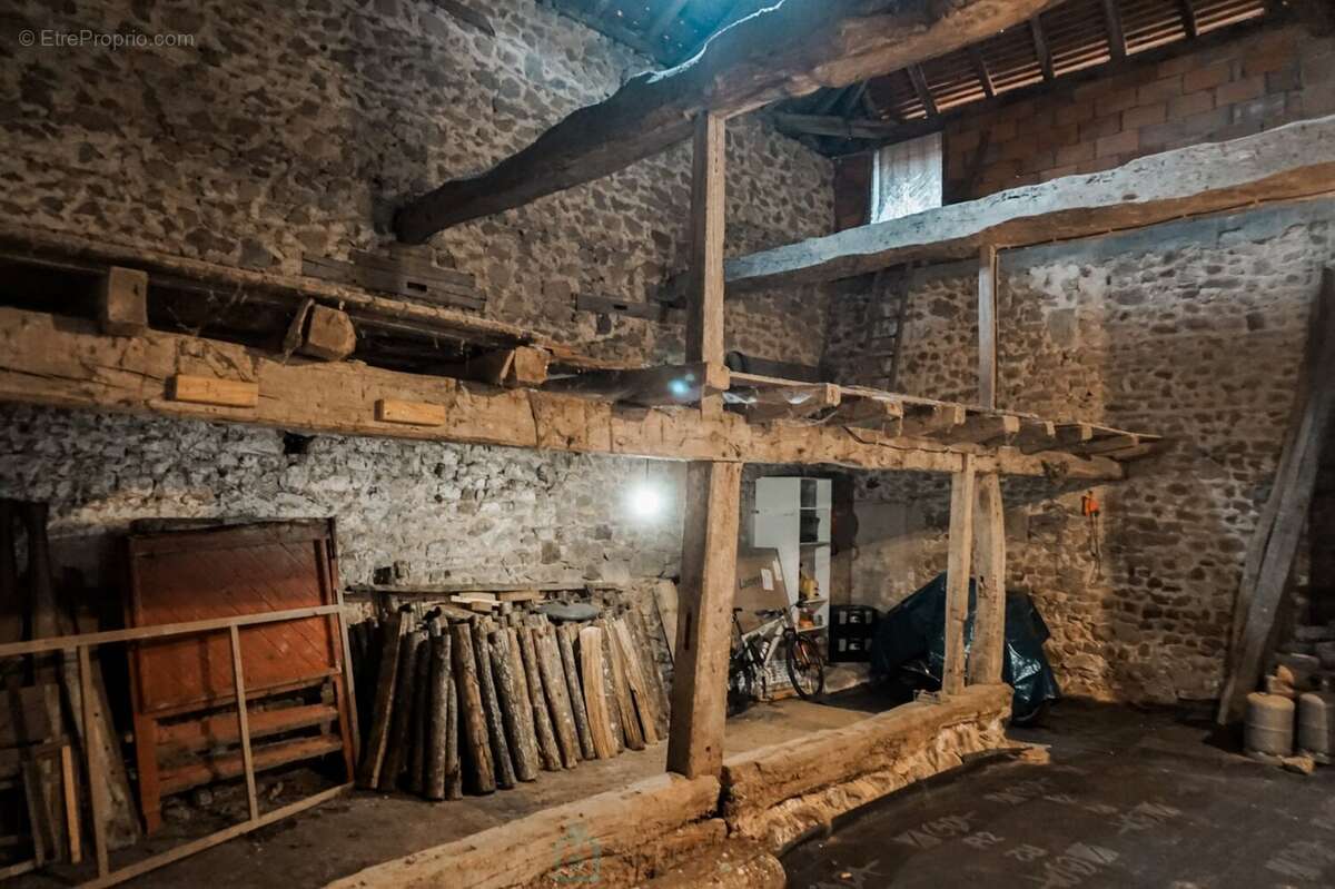 Maison à PIEGUT-PLUVIERS