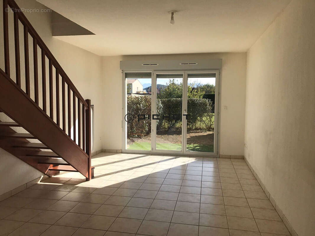 Maison à MONTREJEAU