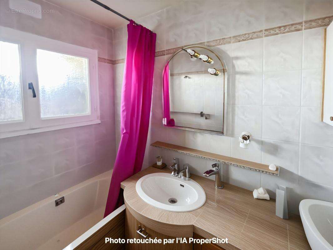 Appartement T3/T4 Orléans 71m²  Balcon & Vue 6e étage  Proche Tram & Commerces  Ravalement récent  Possibilité 3 chambres  Idéal - photo 11