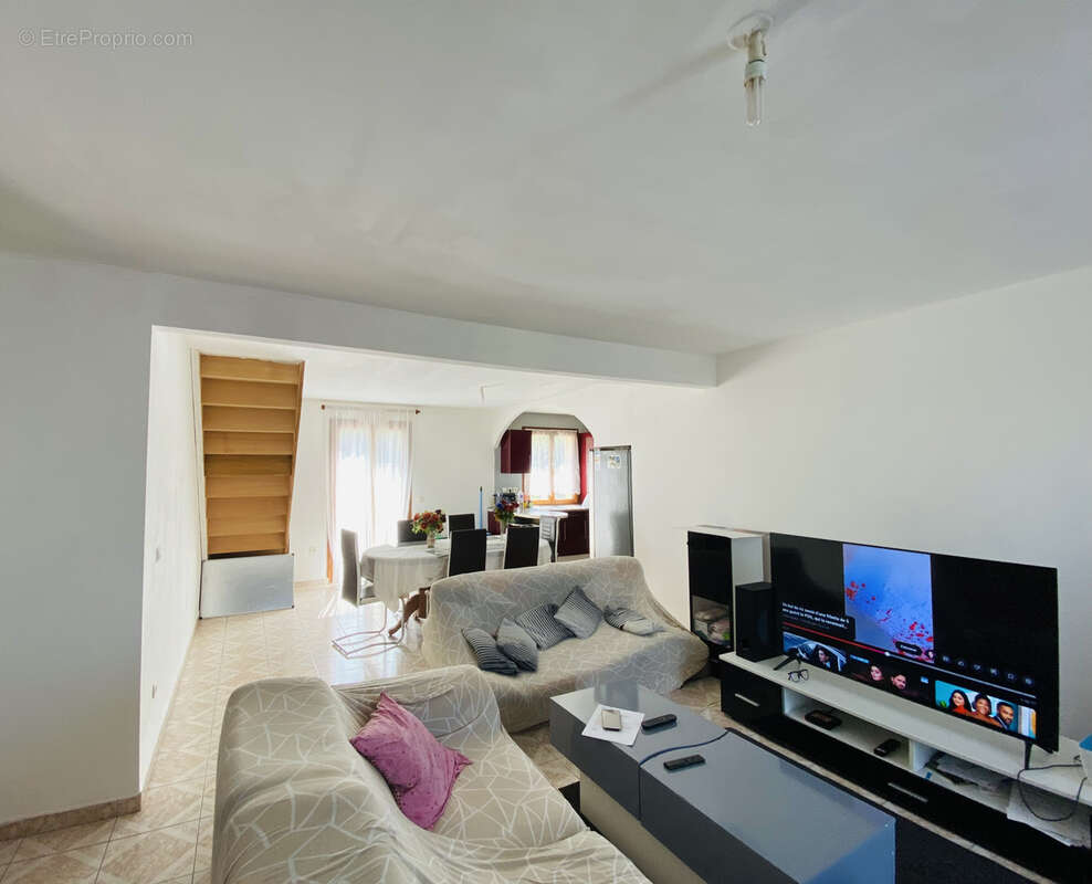 Maison à VILLENEUVE-LA-GUYARD