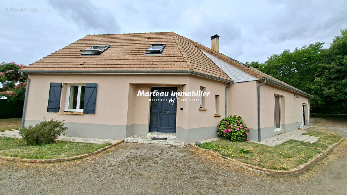 Maison à MONCE-EN-BELIN
