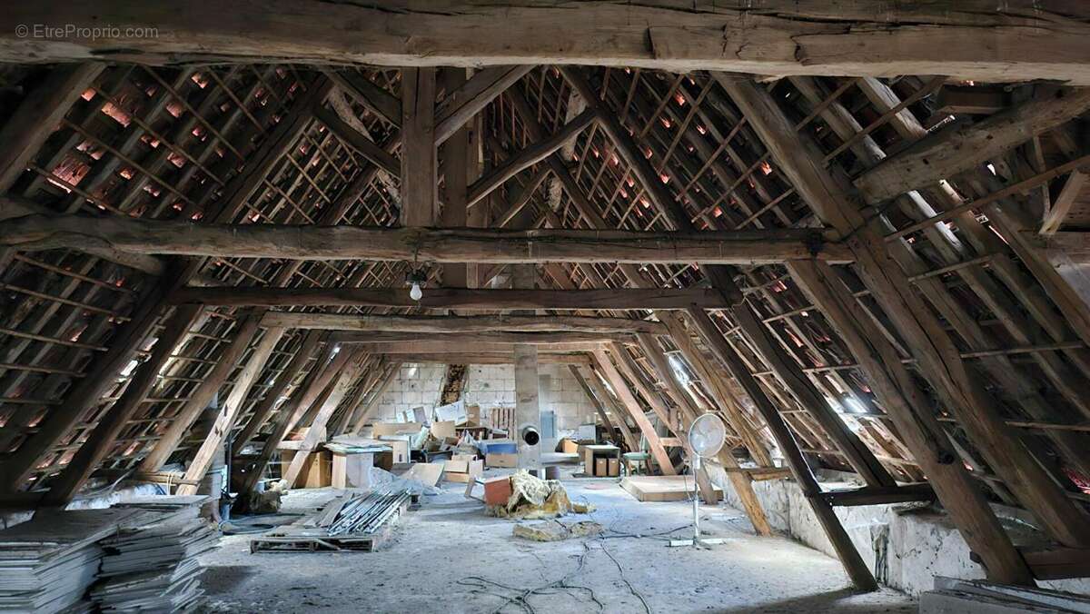 Corps de ferme Complet  avec dépendances et Box : 7 pièce(s) 174 m2 - photo 16