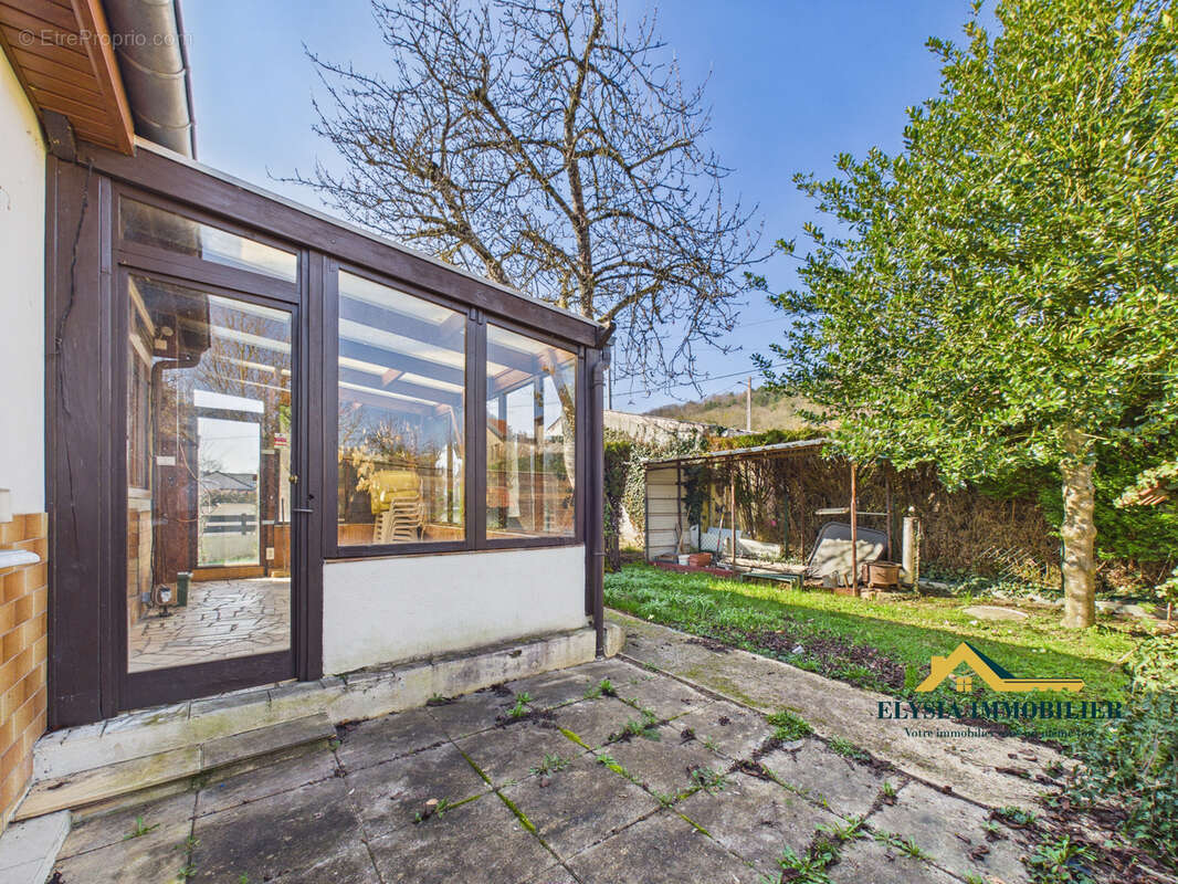 Maison à MARBACHE