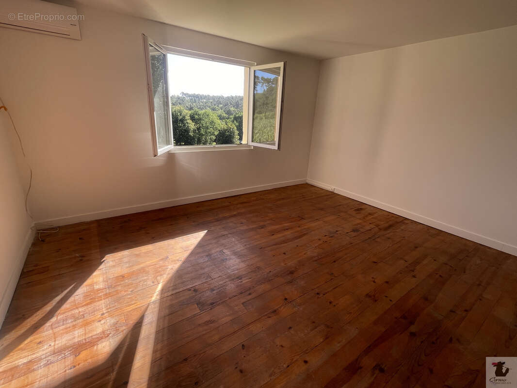 Maison LEMBRAS, 125m2 avec grands garages - Vue verdoyante - Calme absolu - photo 6