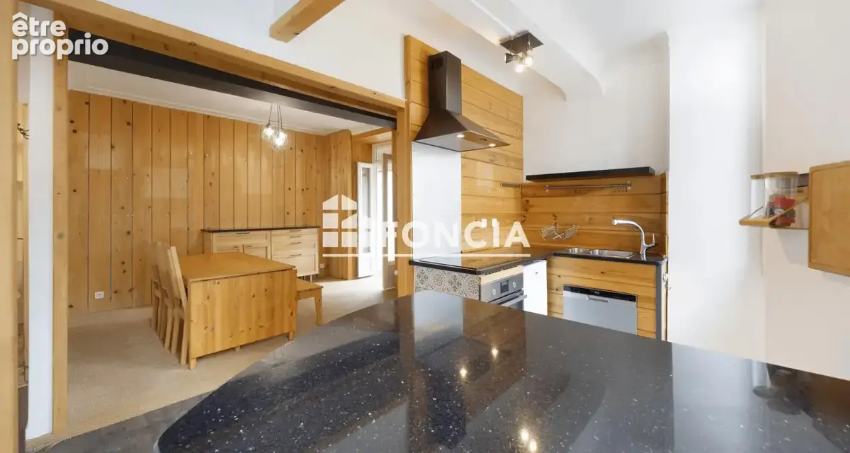 Oloron-Sainte-Marie – Quartier Sainte-Marie – Appartement rénové de 80 m² avec 2 chambres - photo 2