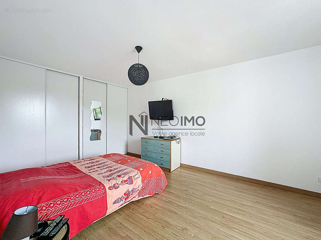 Maison à NEUFCHATEAU