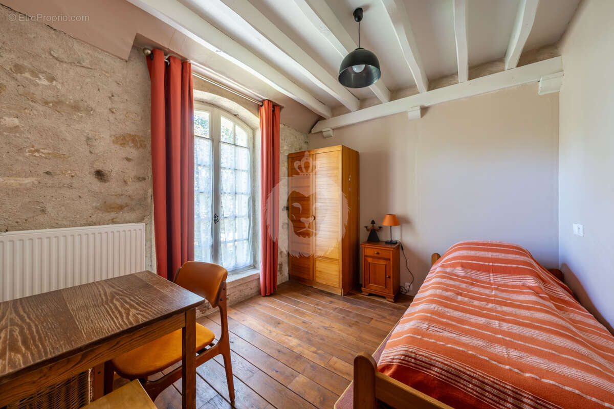 Ensemble immobilier de charme avec maison de 310 m2 et dépendances - photo 21