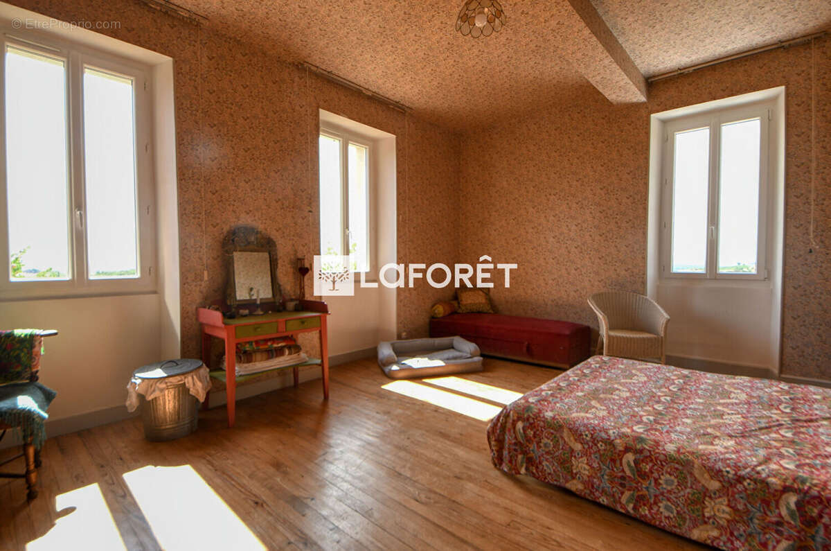 Belle propriété du XVIIème siècle avec charme, volumes et potentiel exceptionnel à vendre à Gaillac - photo 11