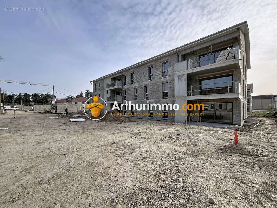 Appartement à VAULX-MILIEU