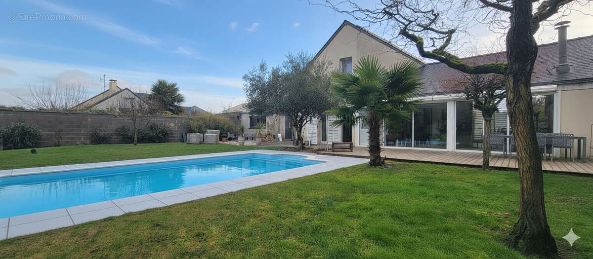 Maison à BRISSAC-QUINCE