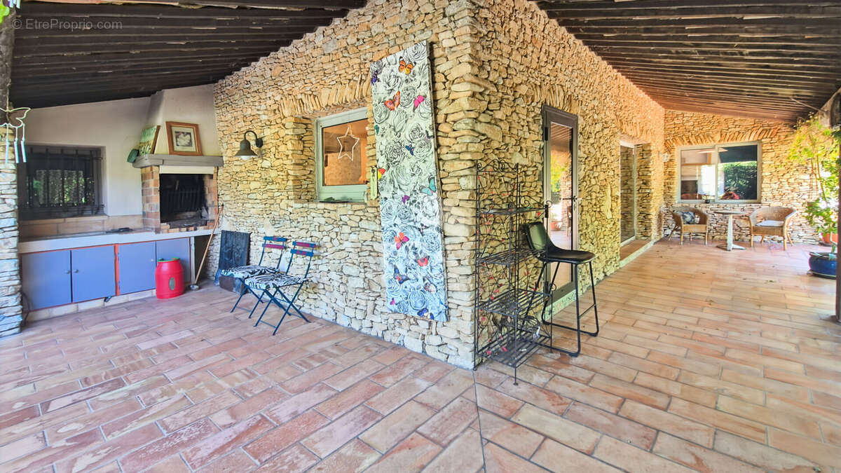 Maison à DOMAZAN