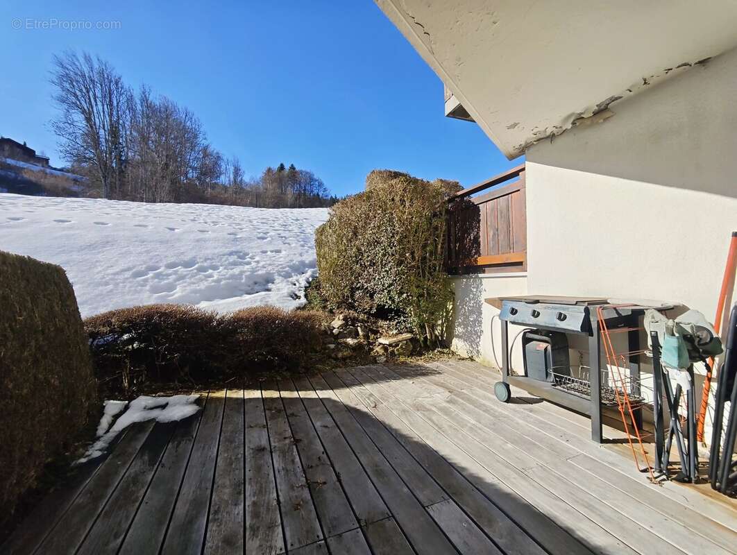 Appartement à MORILLON