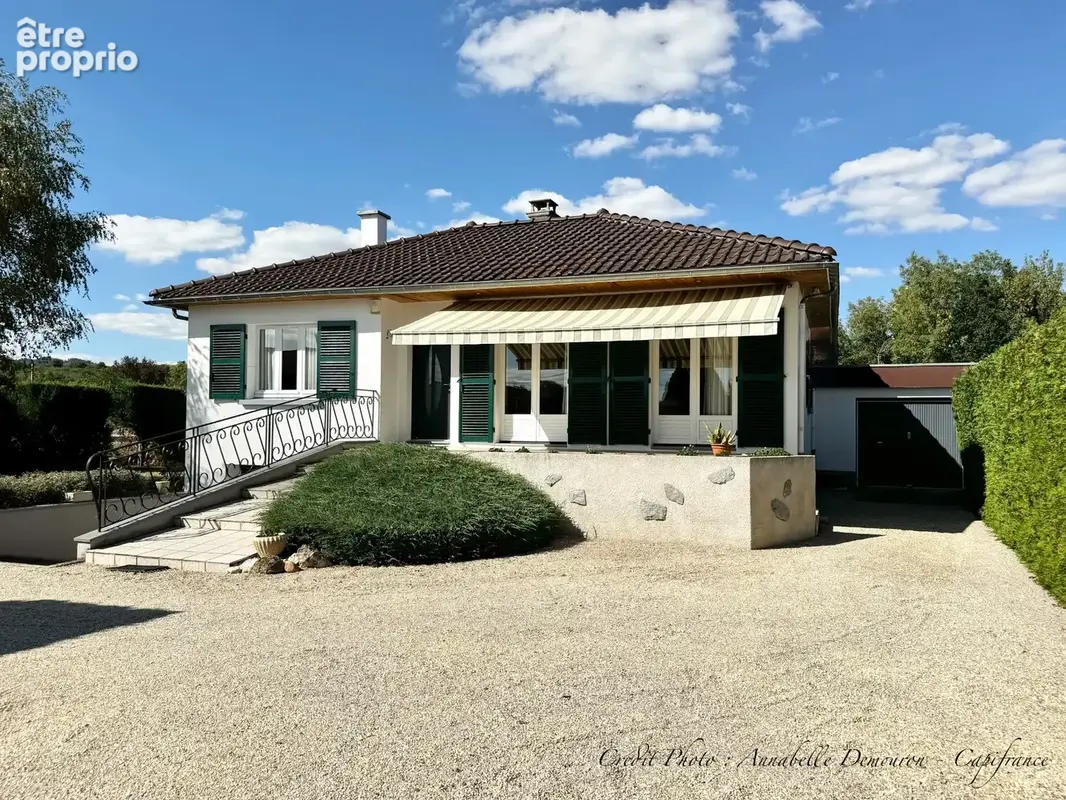 MOZAC – Maison de plain-pied 3 chambres/bureau – PISCINE – TERRAIN divisible de 2324 M² – Garages - photo 2