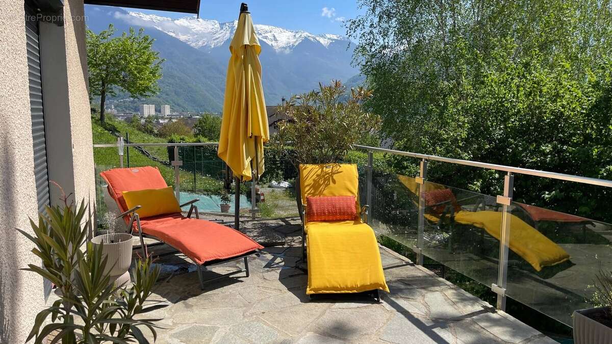 Maison à GILLY-SUR-ISERE