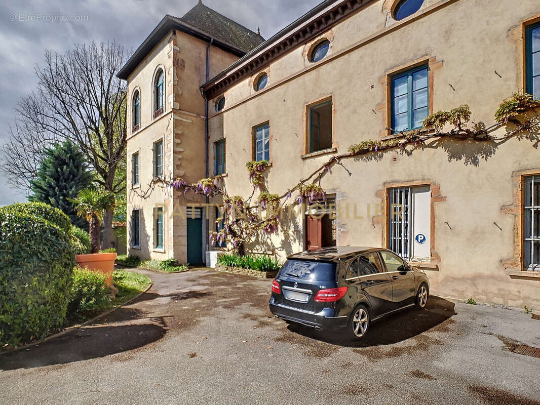 Appartement à NEUVILLE-SUR-SAONE