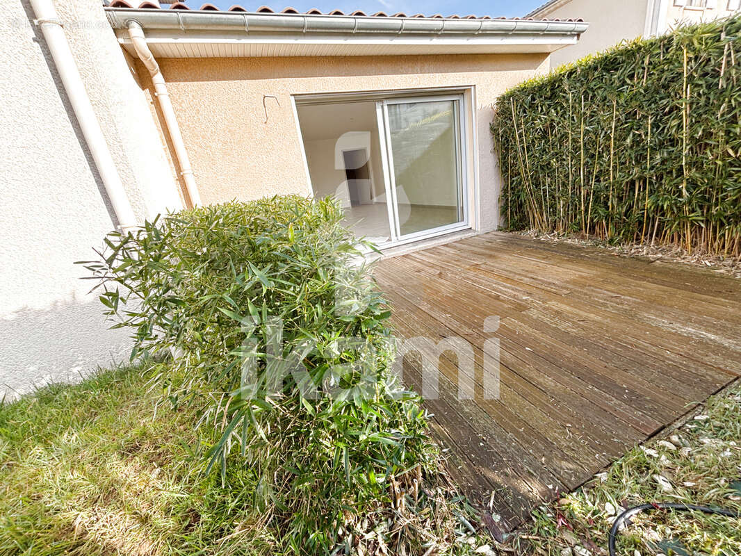 Appartement à SAINT-DONAT-SUR-L'HERBASSE