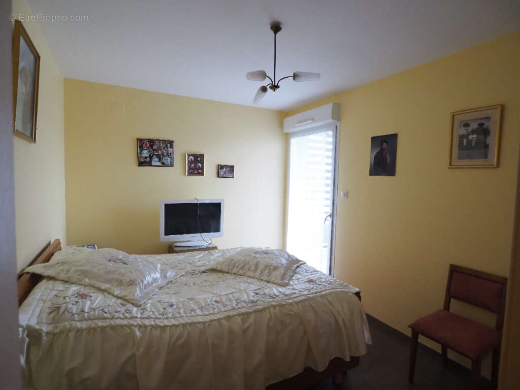 Appartement à CHARMES