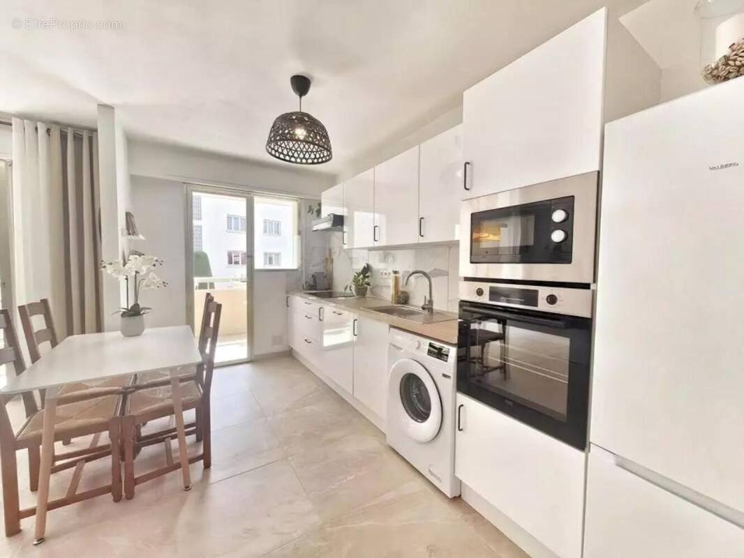 Appartement à LE CANNET