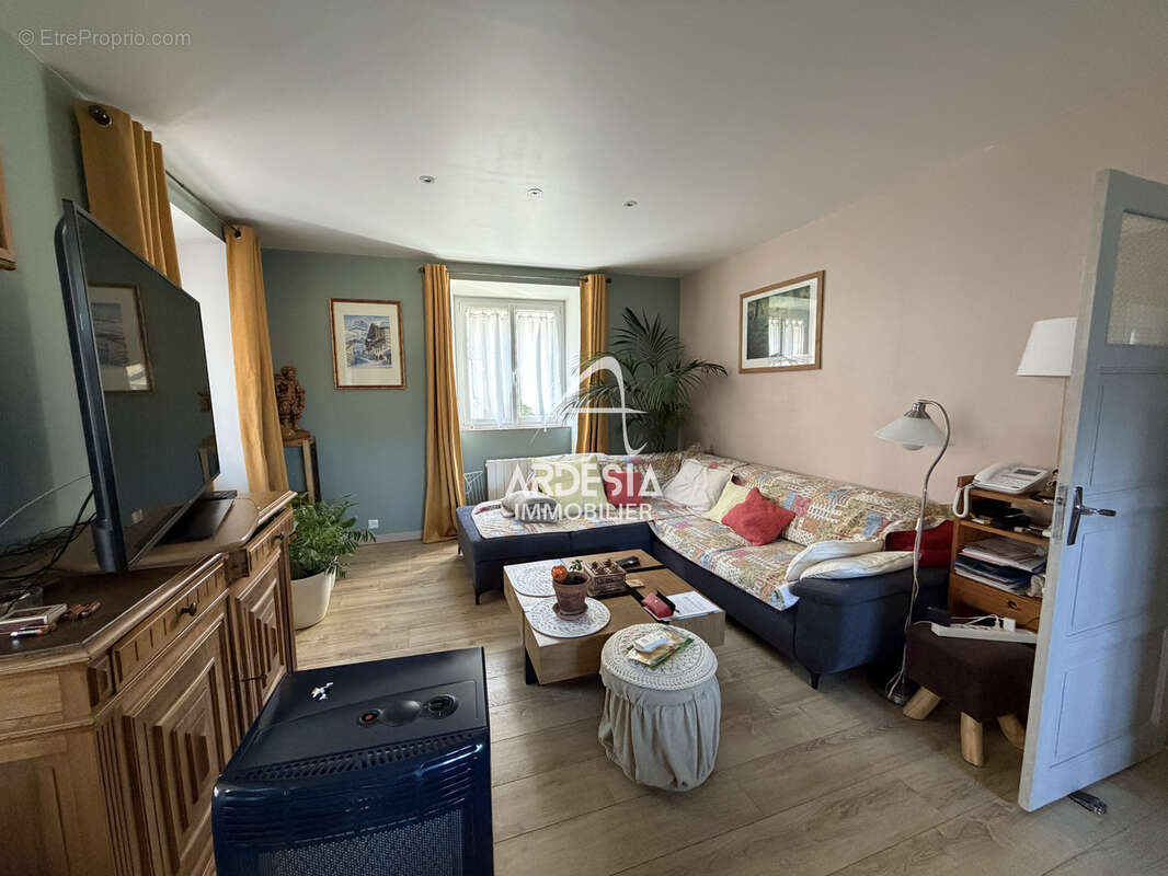 Appartement à VILLARGONDRAN