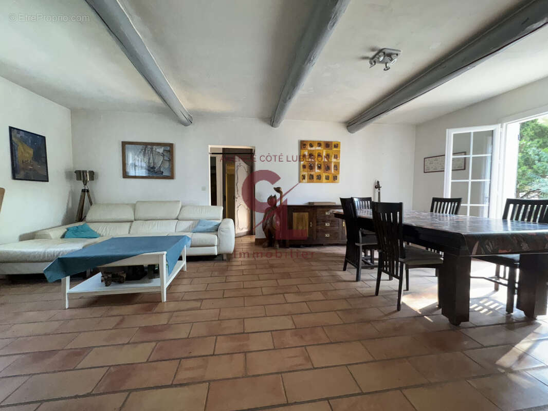 Maison à SAUMANE-DE-VAUCLUSE