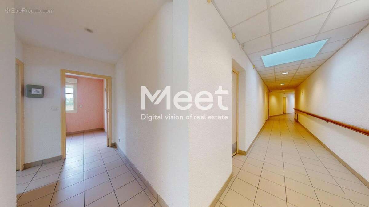 Commerce 790 m² à Diges  - photo 16