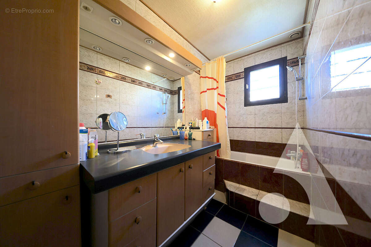 Maison à SAINTRY-SUR-SEINE