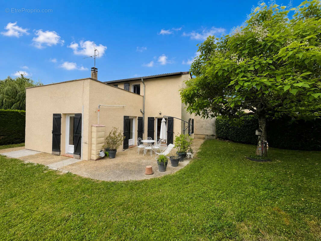 Maison à LIMAS
